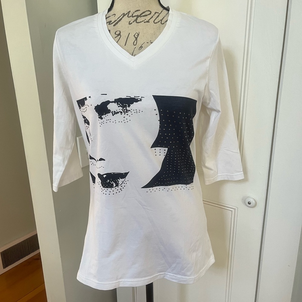 FDJ White Abstract T-Shirt with Silver Stud Detailing. Women’s Size: S/P.